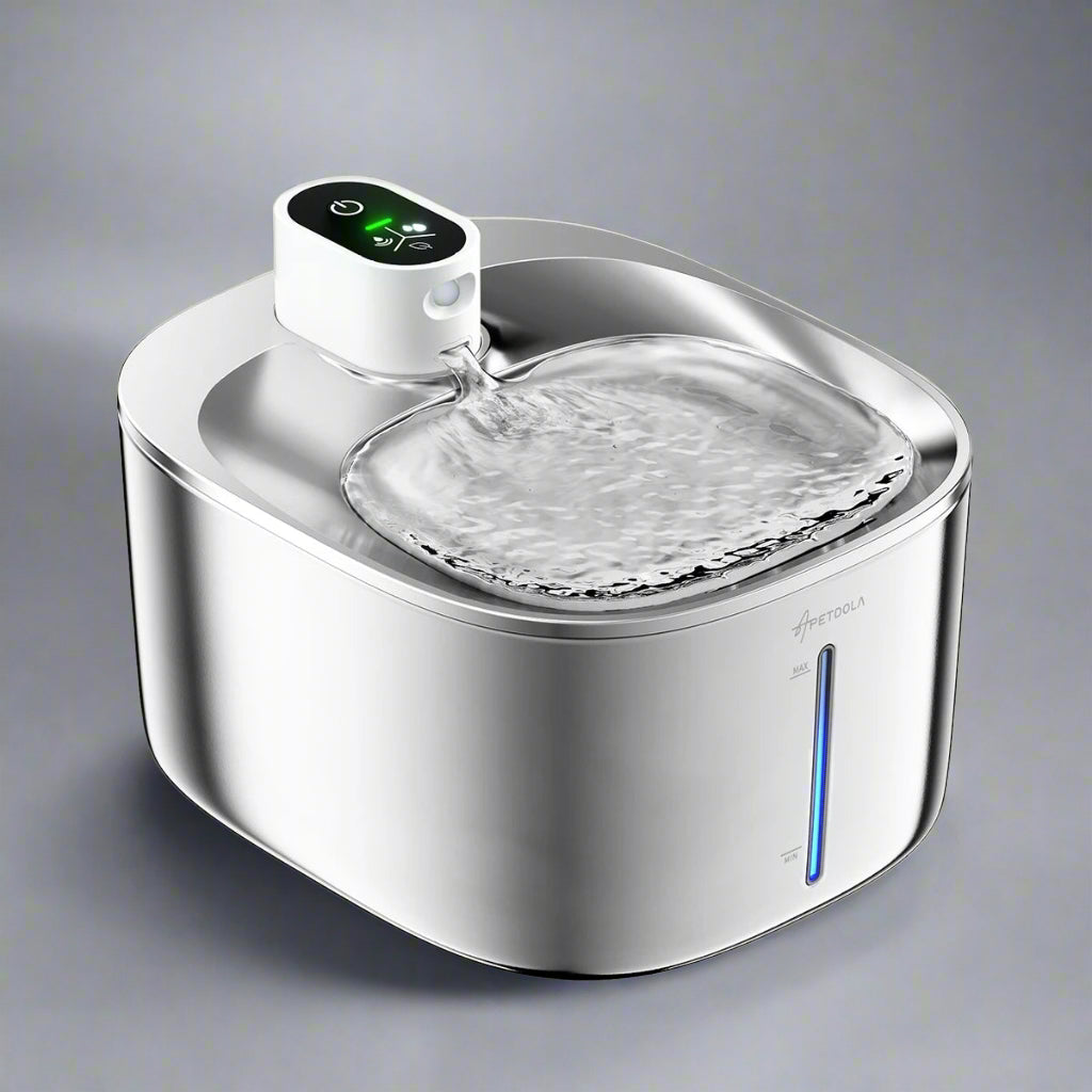 Wireless pet water  fountain showing the water level window and working 
